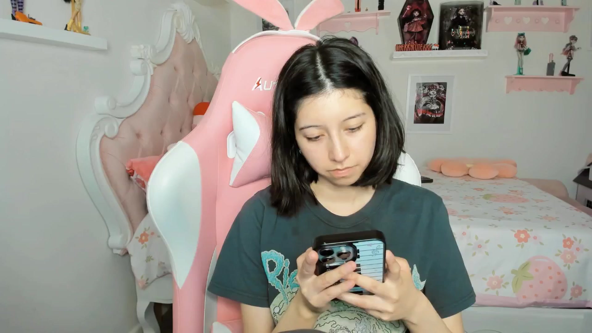 Gallery image thumbnail from Cherrycute666's myfreecams stream on, 03/24/2026, 05:00 image 2 of 20