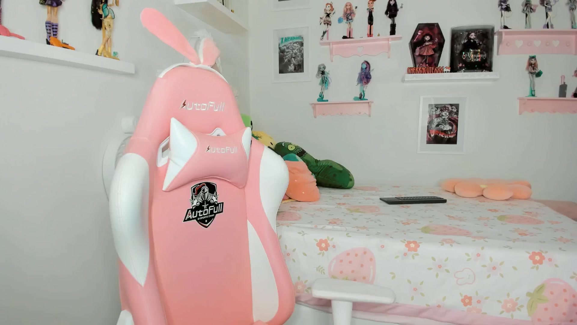 Gallery image thumbnail from Cherrycute666's myfreecams stream on, 03/24/2026, 05:00 image 8 of 20
