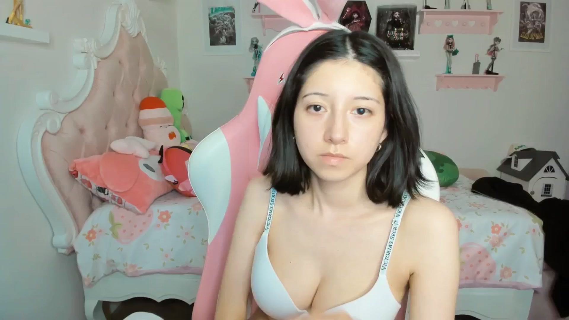 Gallery image thumbnail from Cherrycute666's myfreecams stream on, 03/25/2026, 06:56 image 4 of 20