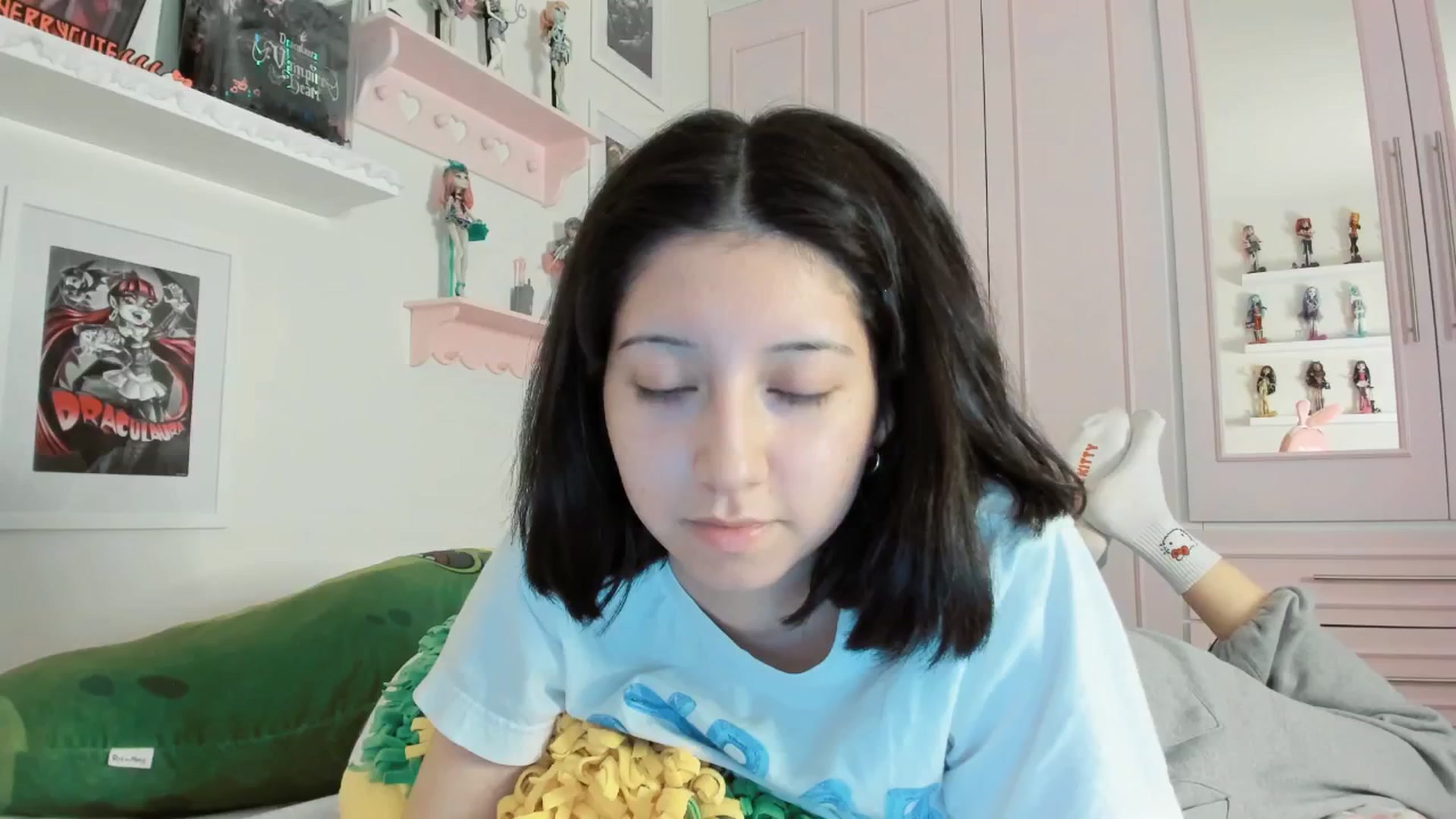 Gallery image thumbnail from Cherrycute666's myfreecams stream on, 03/27/2026, 01:39 image 13 of 20