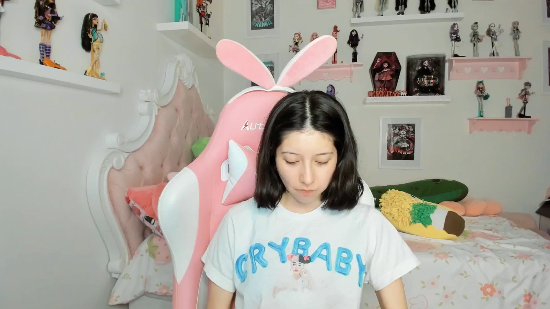 Gallery image thumbnail from Cherrycute666's myfreecams stream on, 03/27/2026, 01:39 image 18 of 20