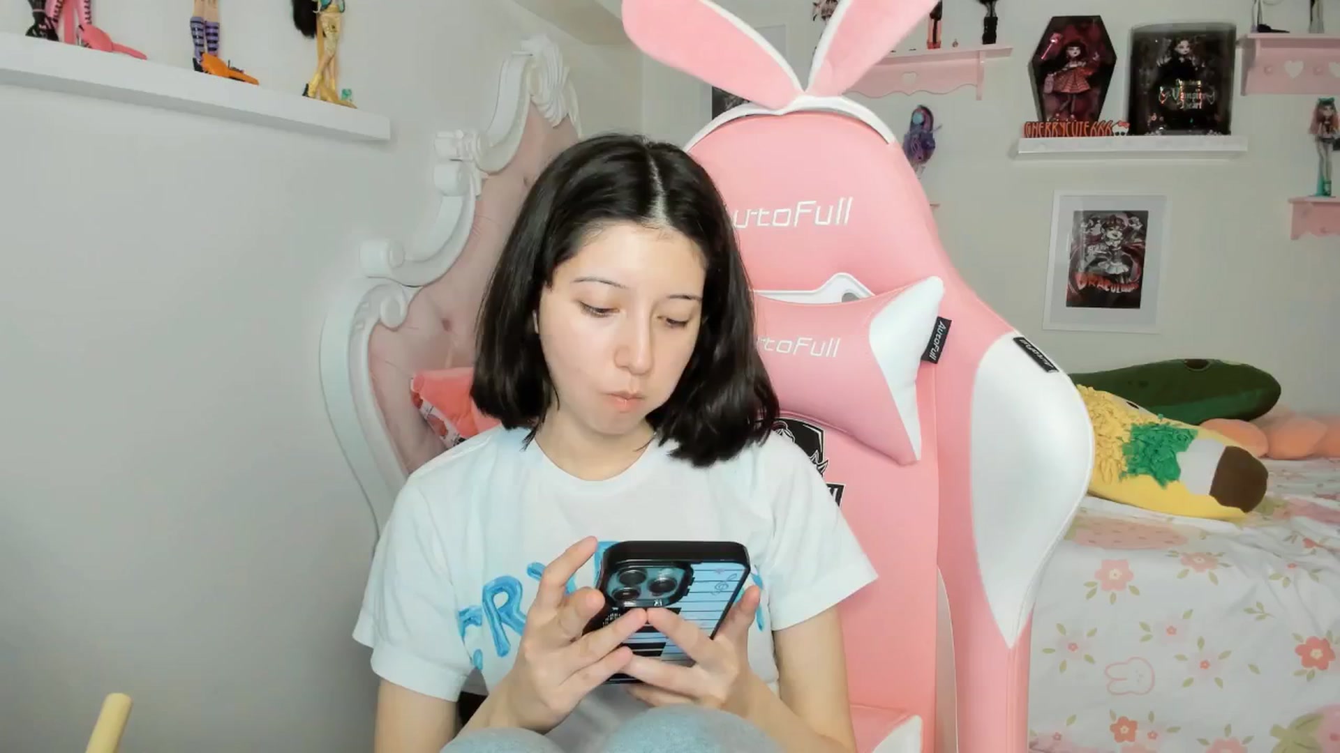 Gallery image thumbnail from Cherrycute666's myfreecams stream on, 03/27/2026, 02:16 image 10 of 20