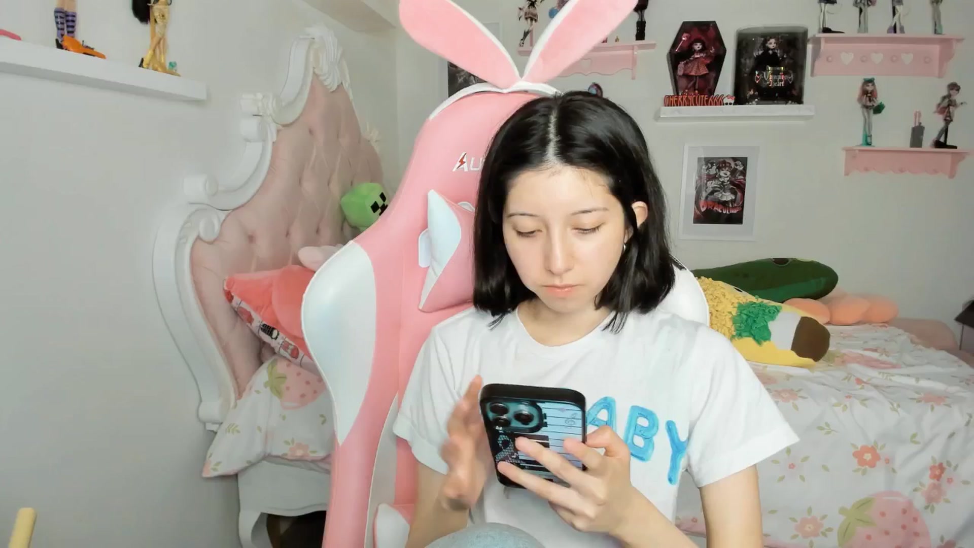 Gallery image thumbnail from Cherrycute666's myfreecams stream on, 03/27/2026, 02:16 image 4 of 20