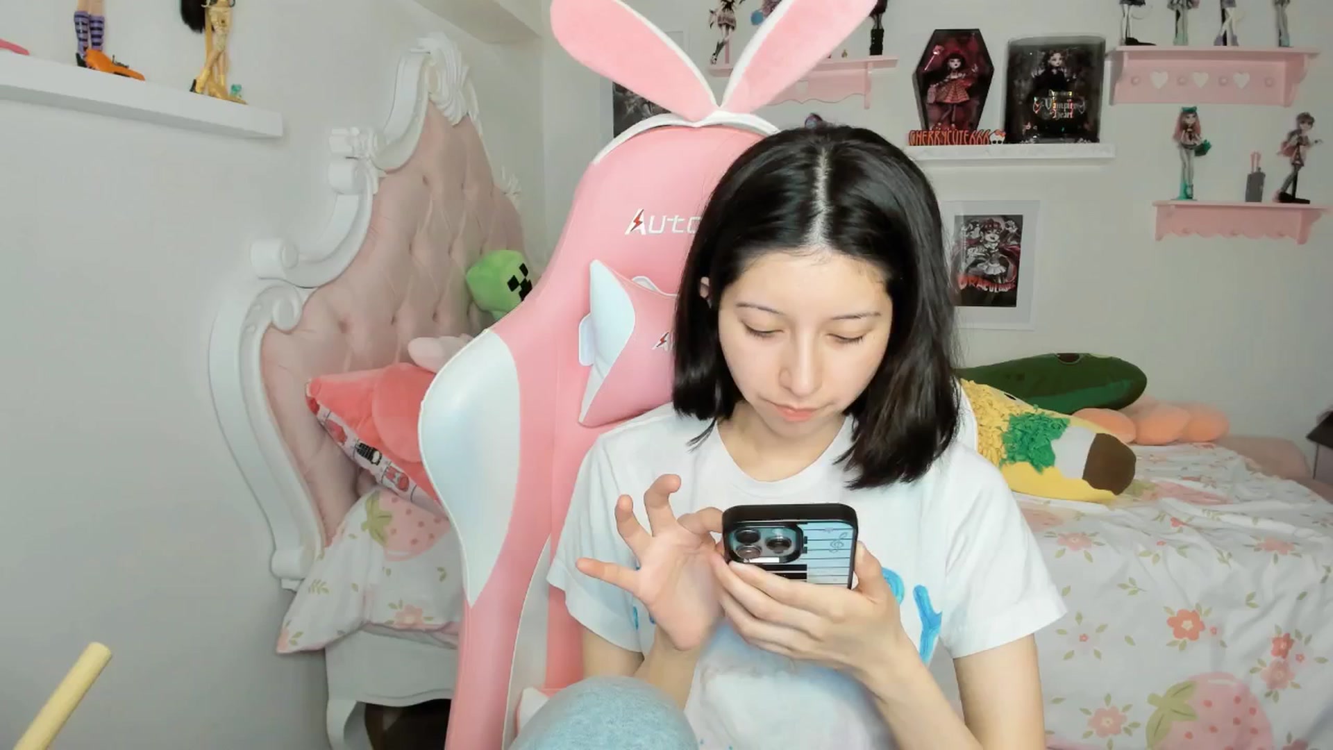 Gallery image thumbnail from Cherrycute666's myfreecams stream on, 03/27/2026, 02:16 image 2 of 20