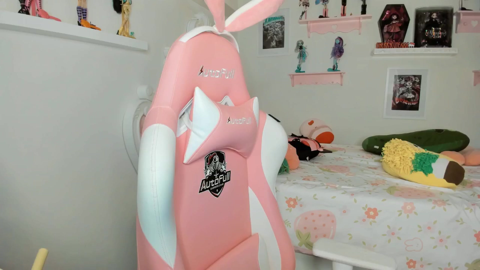 Gallery image thumbnail from Cherrycute666's myfreecams stream on, 03/27/2026, 02:16 image 13 of 20