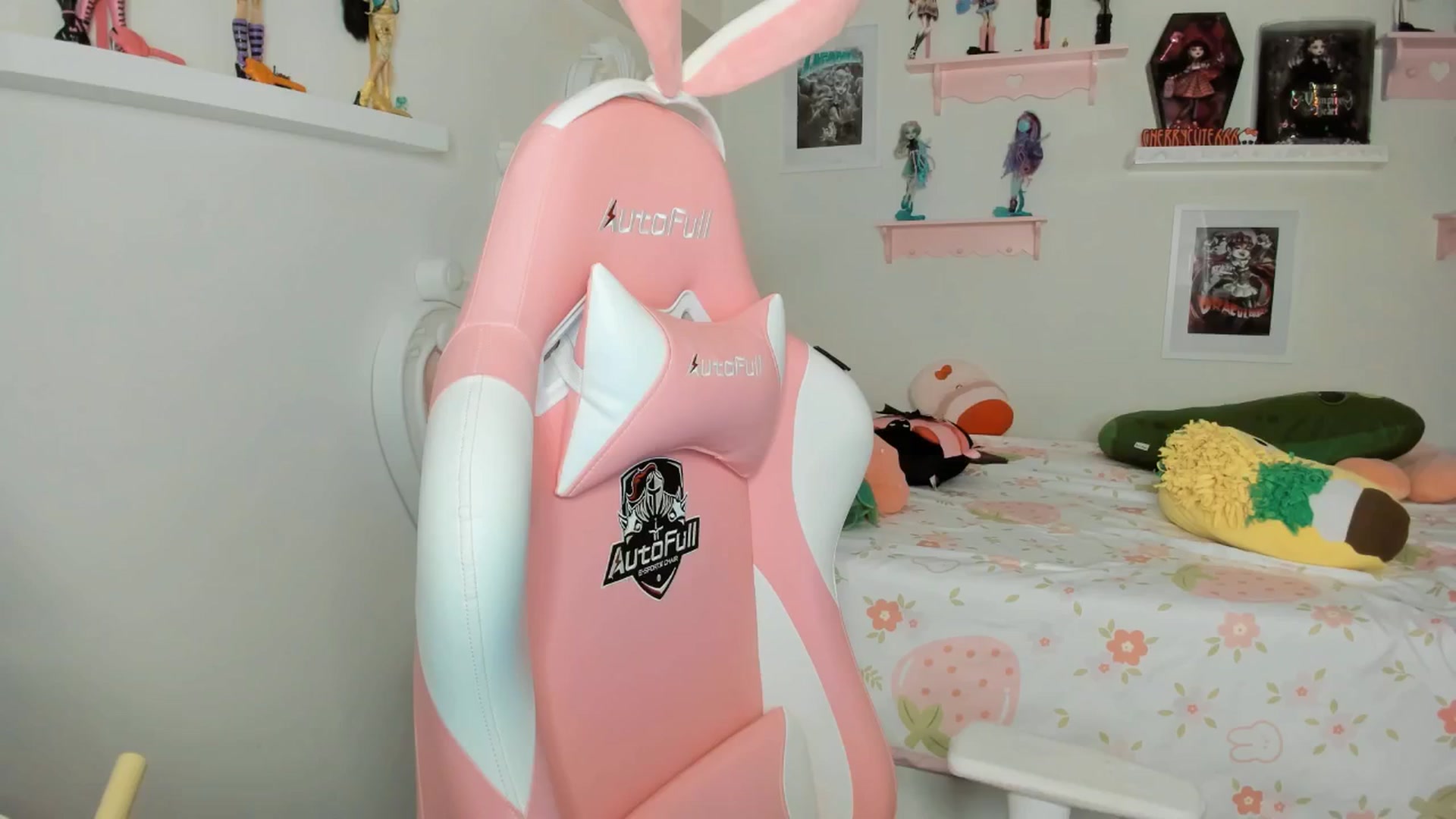 Gallery image thumbnail from Cherrycute666's myfreecams stream on, 03/27/2026, 02:16 image 12 of 20