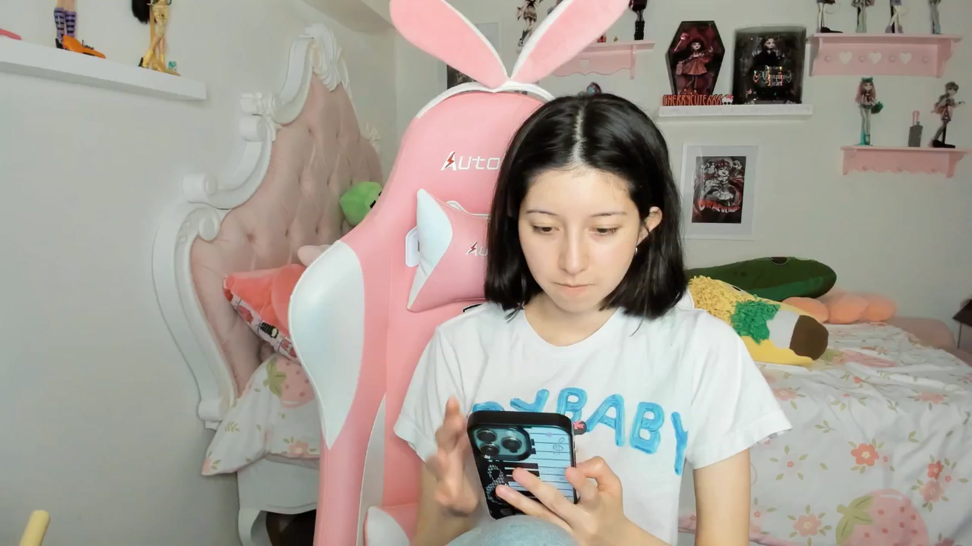 Gallery image thumbnail from Cherrycute666's myfreecams stream on, 03/27/2026, 02:16 image 5 of 20