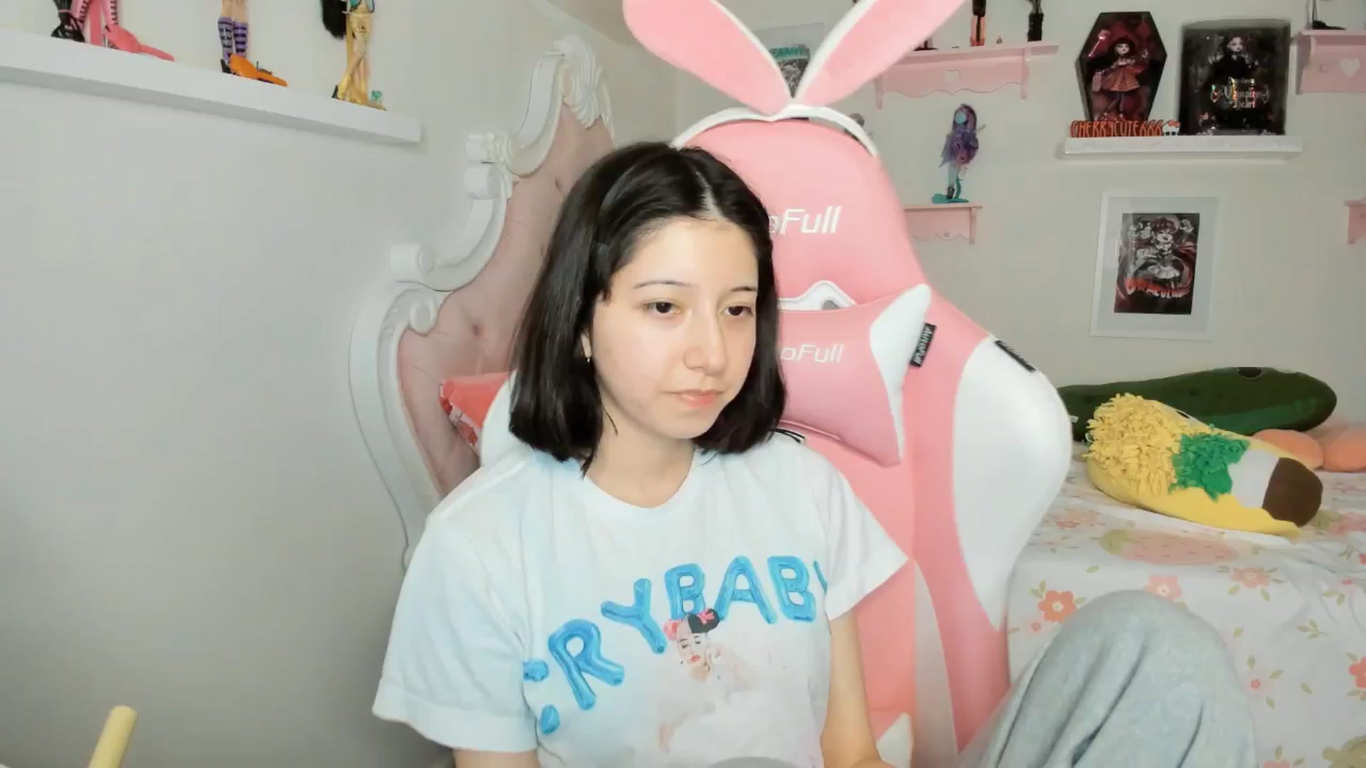 Gallery image thumbnail from Cherrycute666's myfreecams stream on, 03/27/2026, 02:16 image 11 of 20