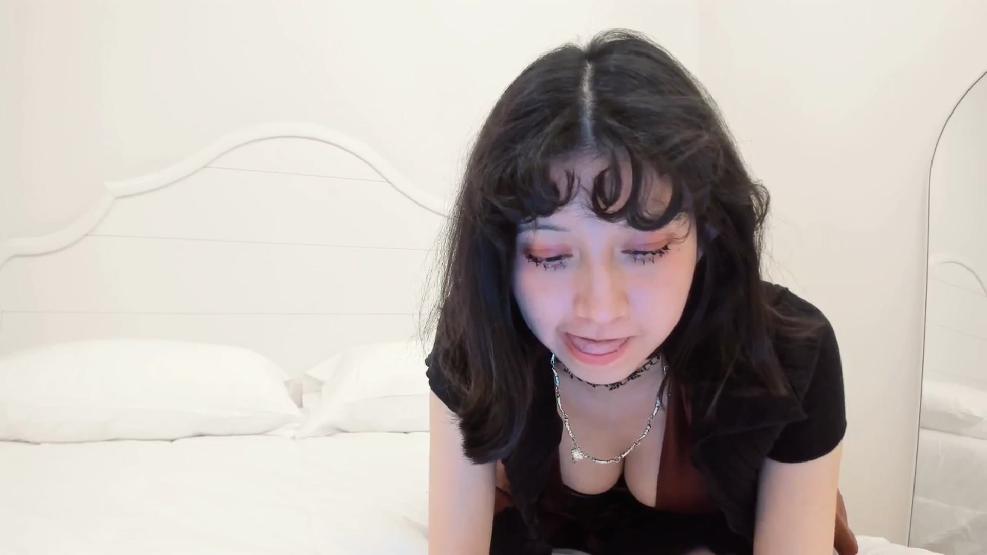 Gallery image thumbnail from Cherrycute666's myfreecams stream on, 04/12/2026, 02:57 image 12 of 20