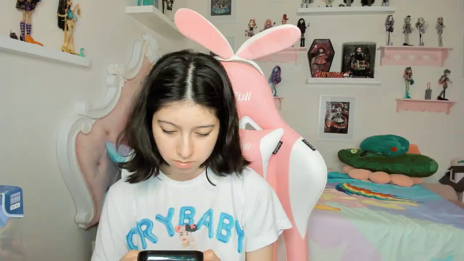 Gallery image thumbnail from Cherrycute666's myfreecams stream on, 04/22/2026, 03:54 image 4 of 20