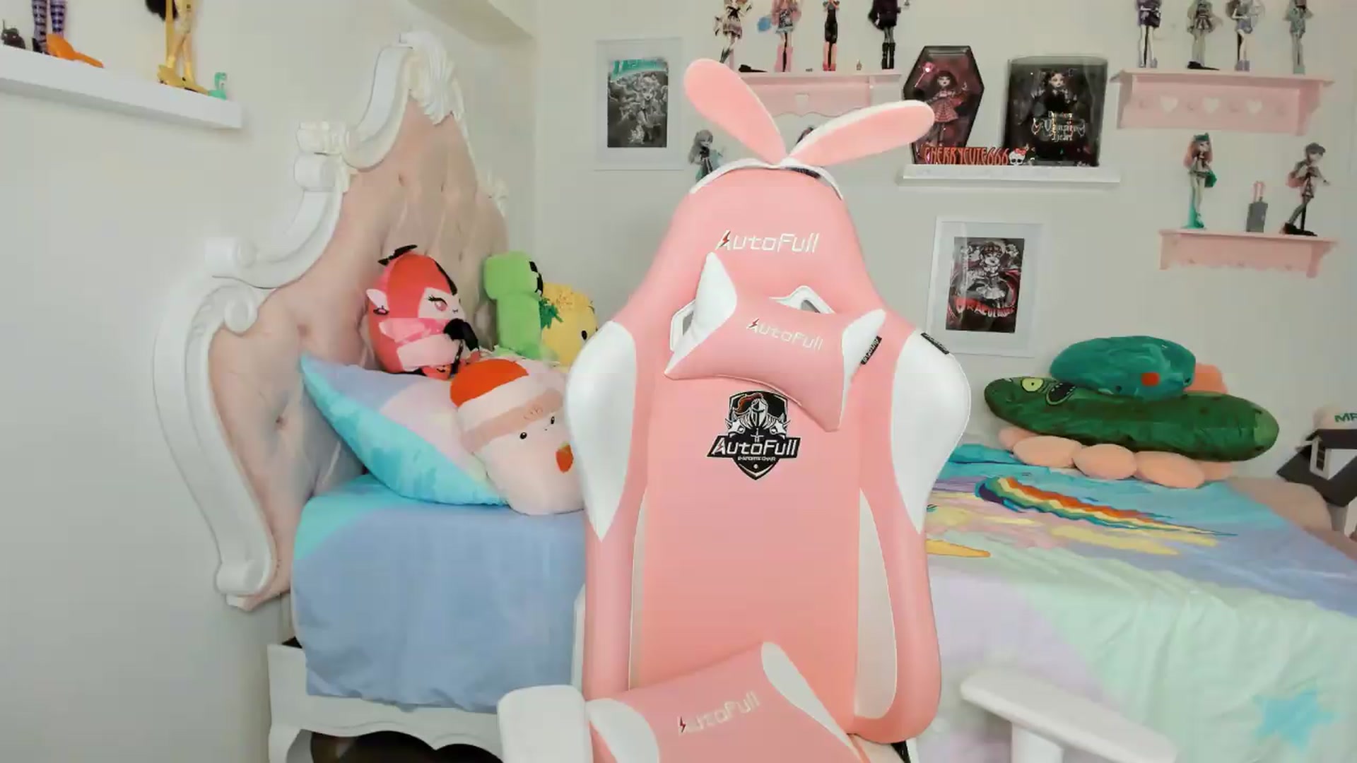 Gallery image thumbnail from Cherrycute666's myfreecams stream on, 04/22/2026, 03:54 image 2 of 20