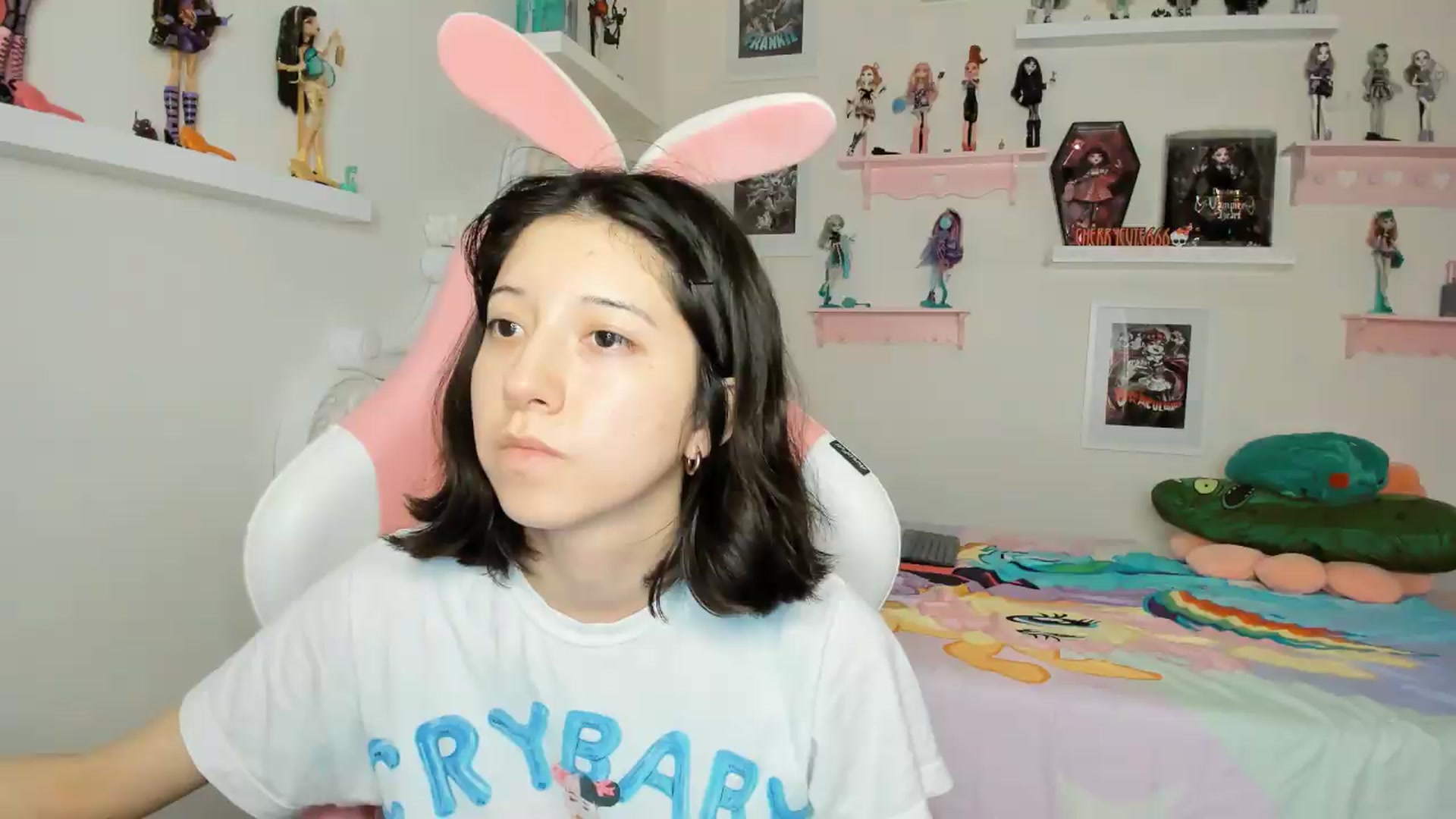 Gallery image thumbnail from Cherrycute666's myfreecams stream on, 04/22/2026, 03:54 image 7 of 20