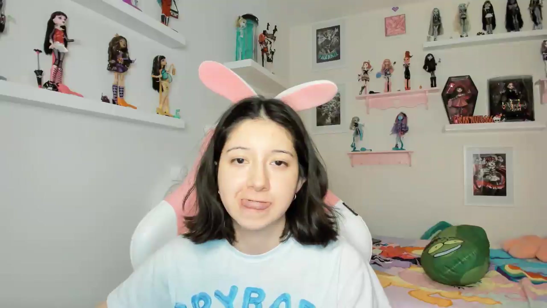 Gallery image thumbnail from Cherrycute666's myfreecams stream on, 04/22/2026, 05:30 image 14 of 20