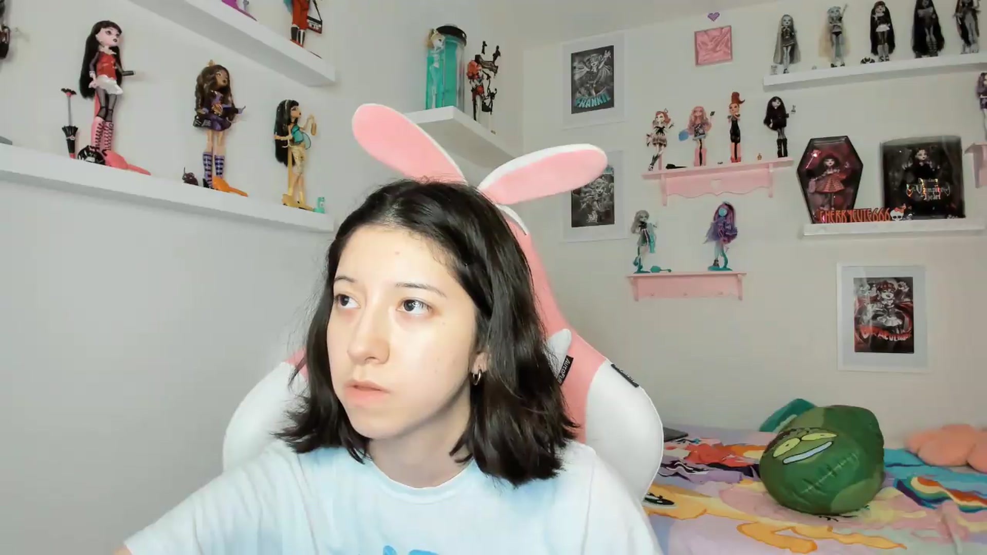 Gallery image thumbnail from Cherrycute666's myfreecams stream on, 04/22/2026, 05:30 image 15 of 20