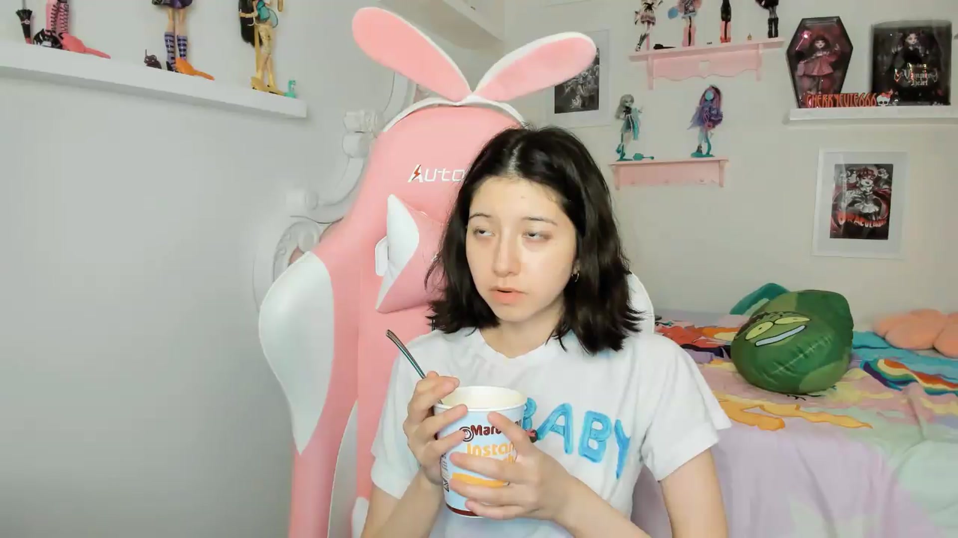 Gallery image thumbnail from Cherrycute666's myfreecams stream on, 04/22/2026, 05:30 image 19 of 20