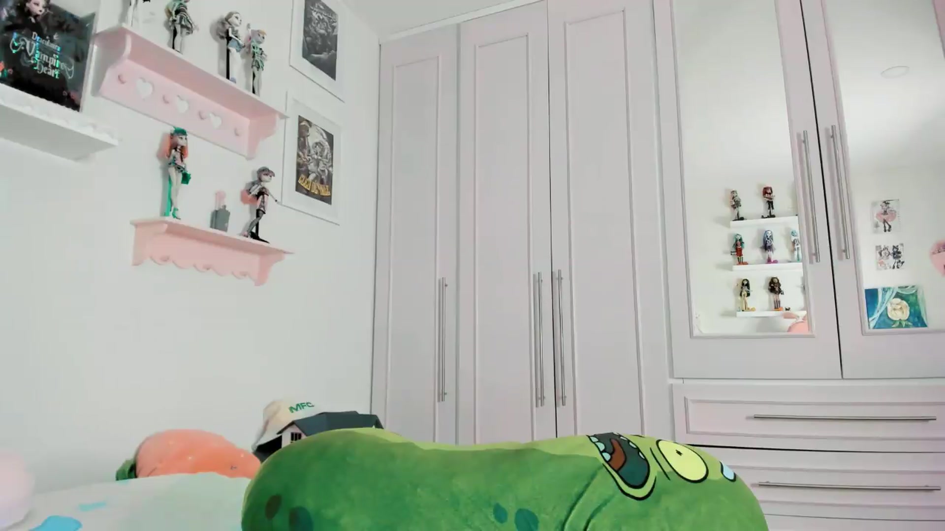 Gallery image thumbnail from Cherrycute666's myfreecams stream on, 04/23/2026, 06:53 image 5 of 20