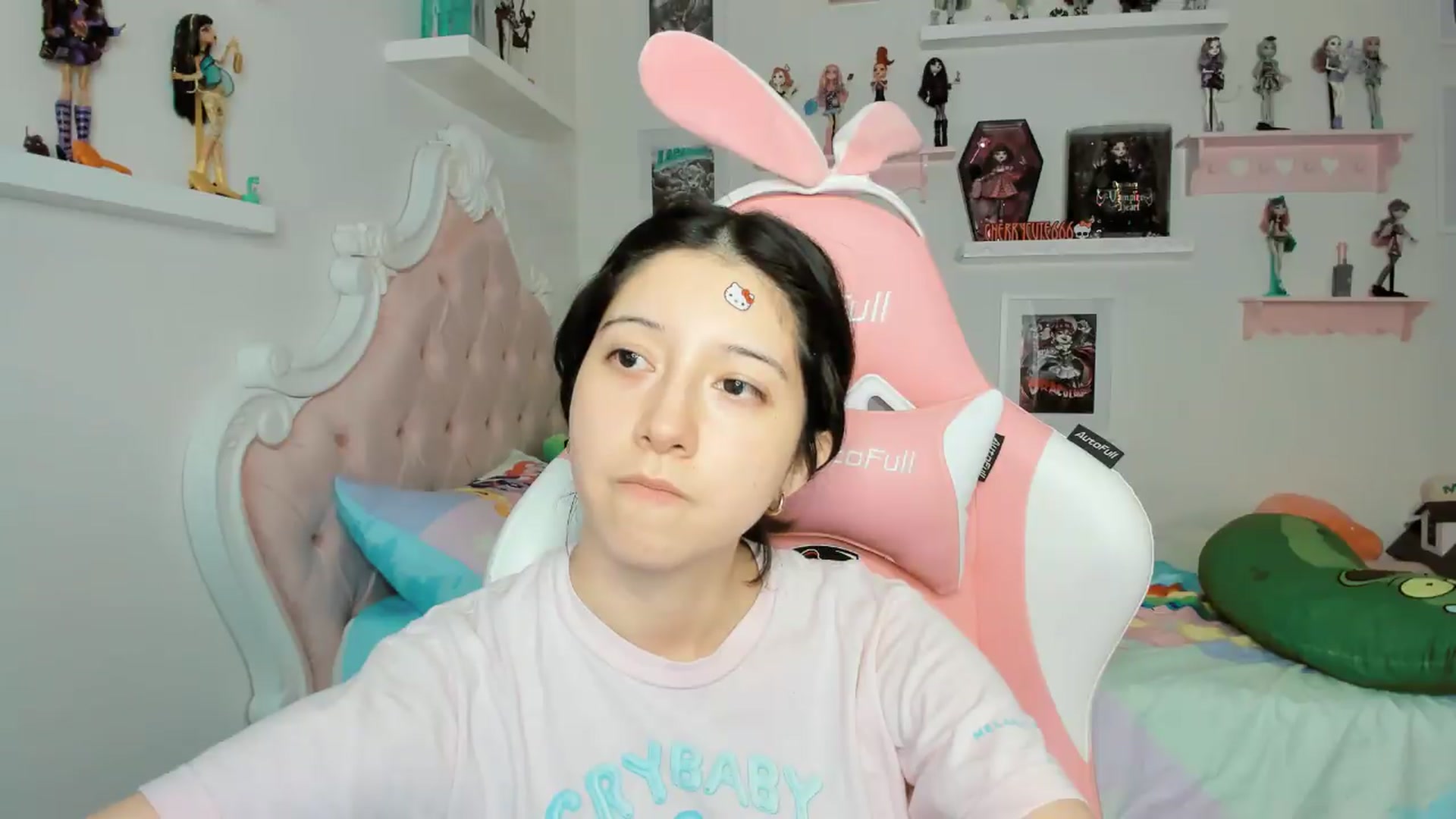 Gallery image thumbnail from Cherrycute666's myfreecams stream on, 04/23/2026, 06:53 image 12 of 20