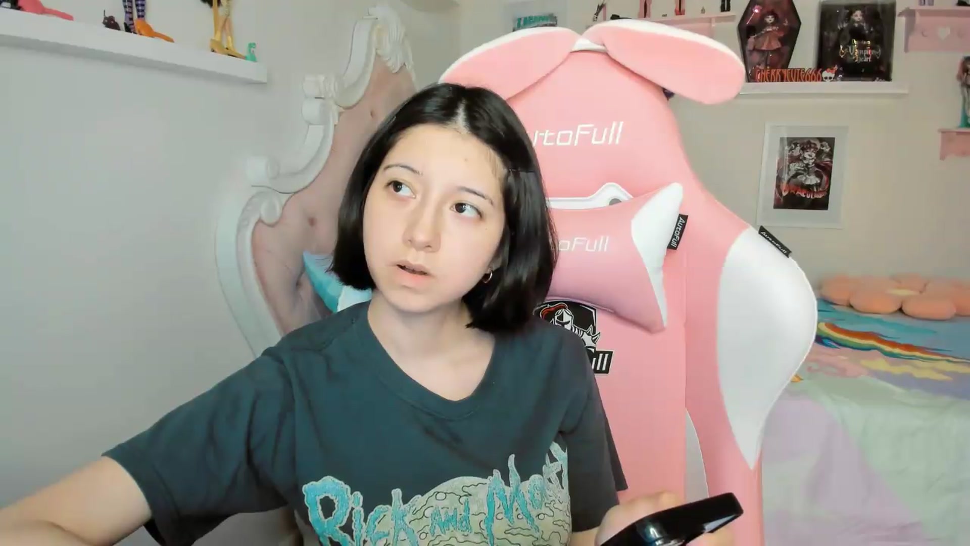 Gallery image thumbnail from Cherrycute666's myfreecams stream on, 04/24/2026, 04:01 image 15 of 20