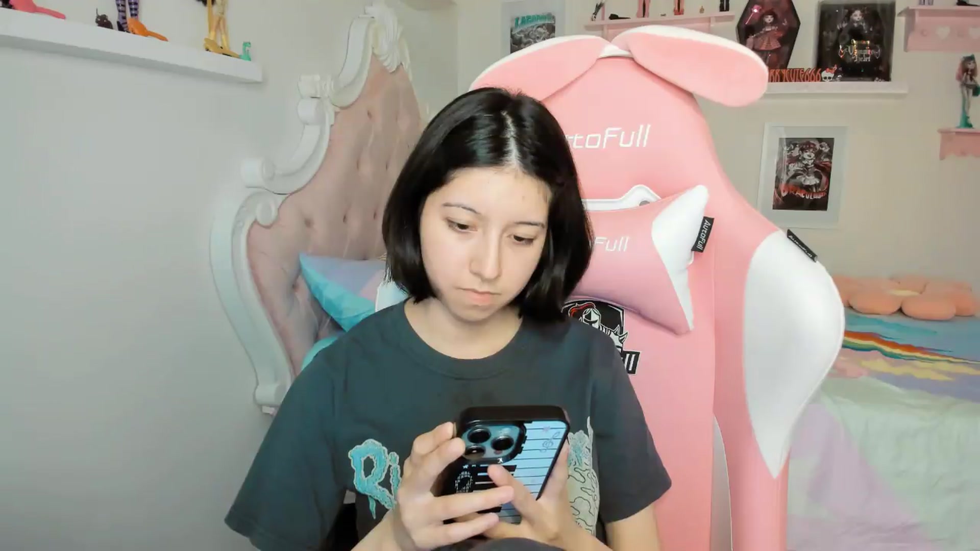 Gallery image thumbnail from Cherrycute666's myfreecams stream on, 04/24/2026, 04:01 image 12 of 20
