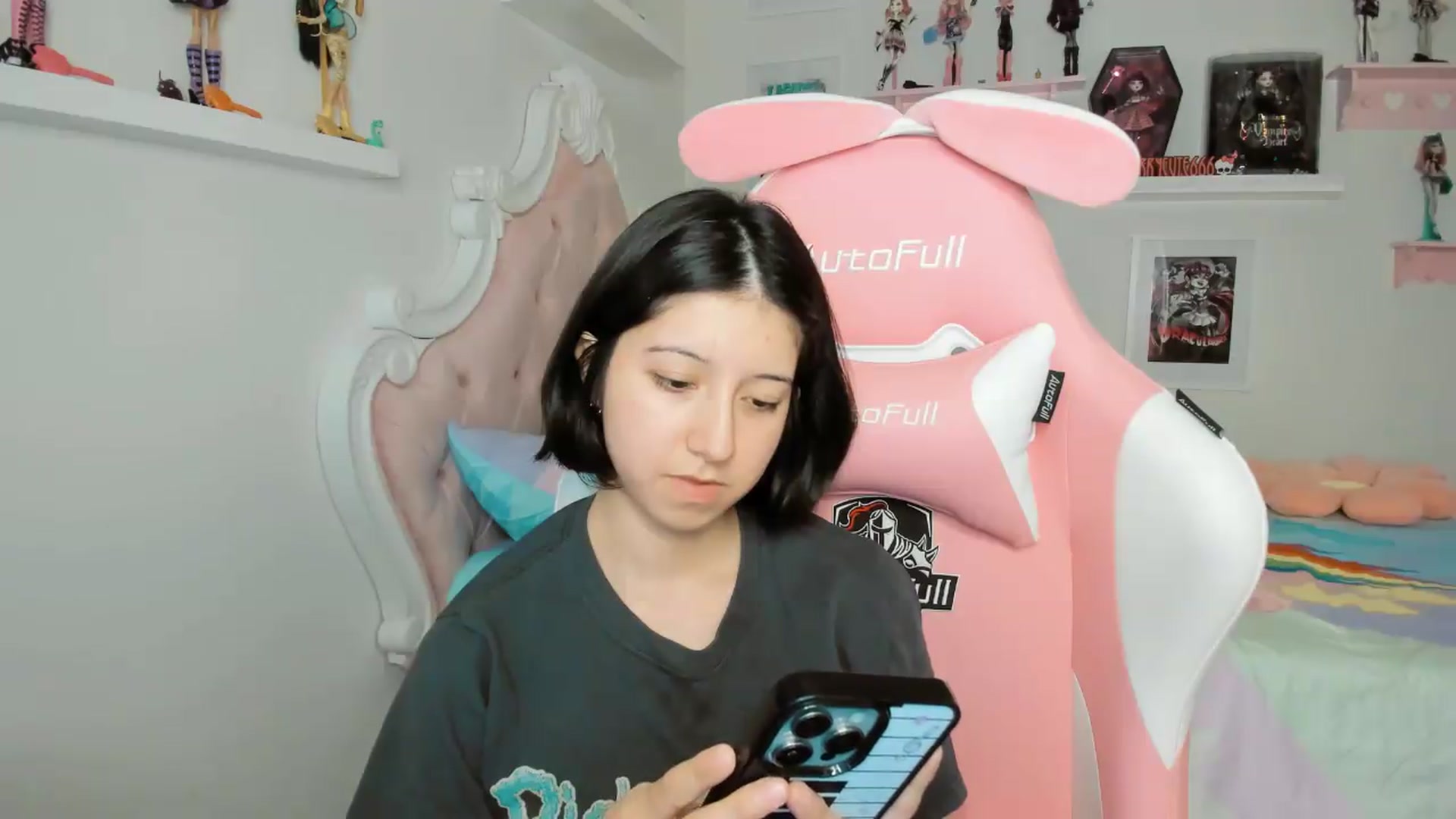 Gallery image thumbnail from Cherrycute666's myfreecams stream on, 04/24/2026, 04:01 image 8 of 20