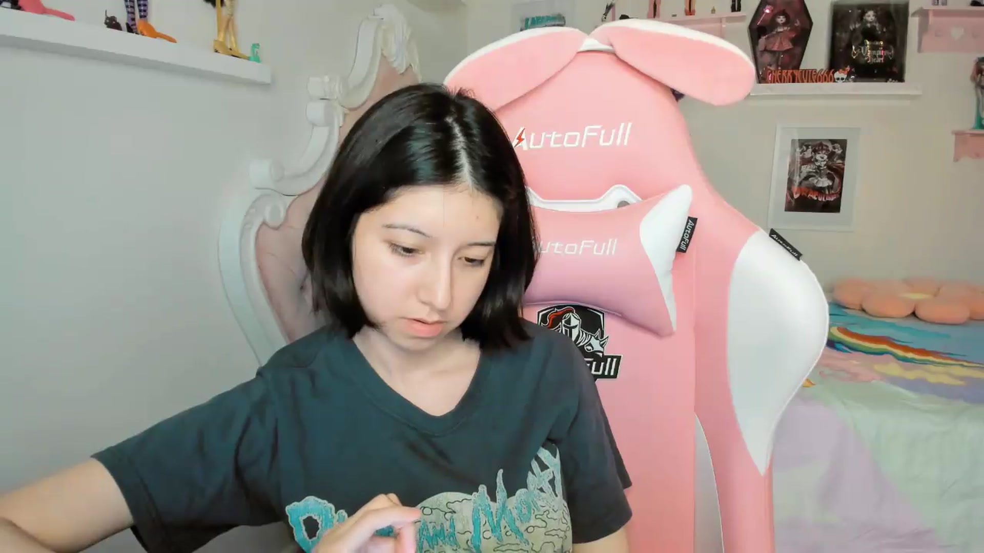 Gallery image thumbnail from Cherrycute666's myfreecams stream on, 04/24/2026, 04:01 image 16 of 20