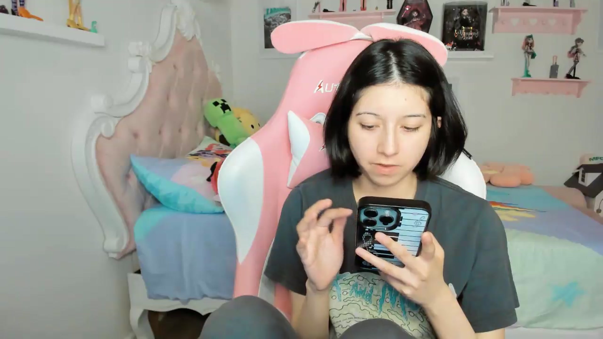 Gallery image thumbnail from Cherrycute666's myfreecams stream on, 04/24/2026, 04:01 image 3 of 20