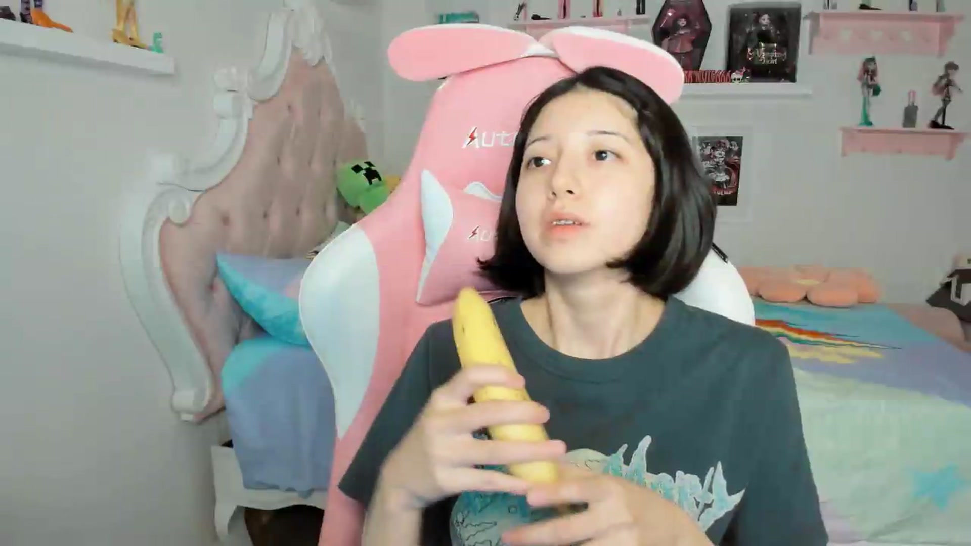 Gallery image thumbnail from Cherrycute666's myfreecams stream on, 04/24/2026, 04:01 image 10 of 20