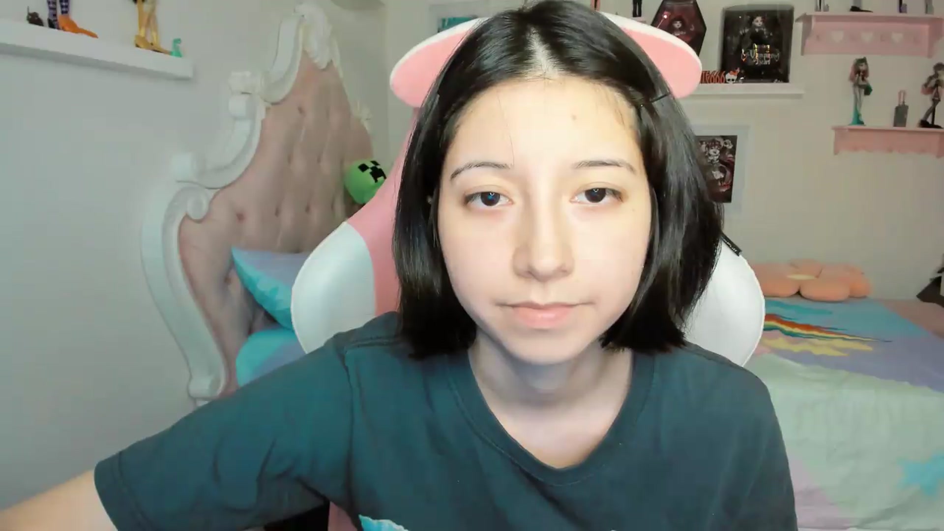 Gallery image thumbnail from Cherrycute666's myfreecams stream on, 04/24/2026, 04:01 image 14 of 20