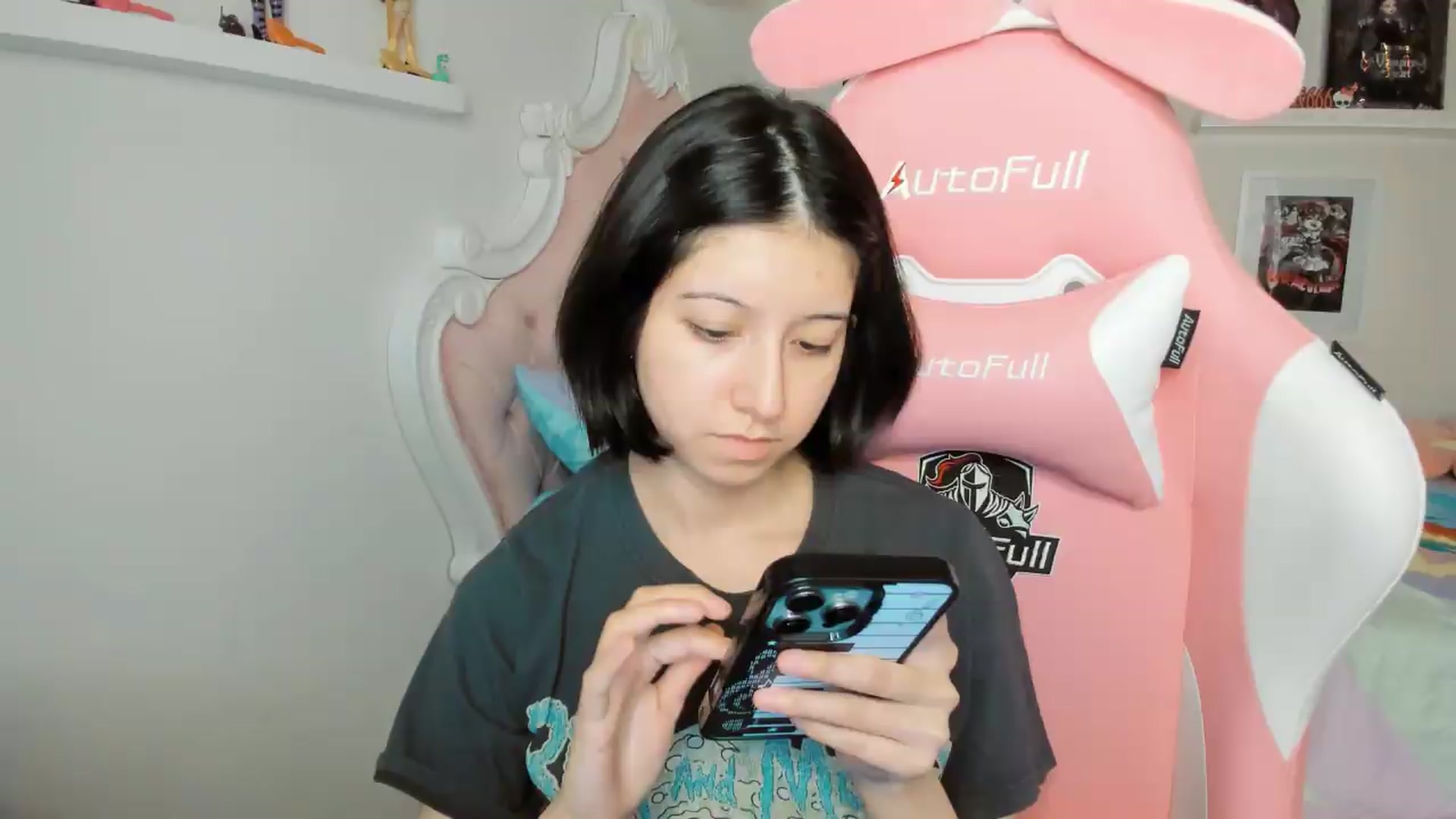 Gallery image thumbnail from Cherrycute666's myfreecams stream on, 04/24/2026, 04:01 image 1 of 20