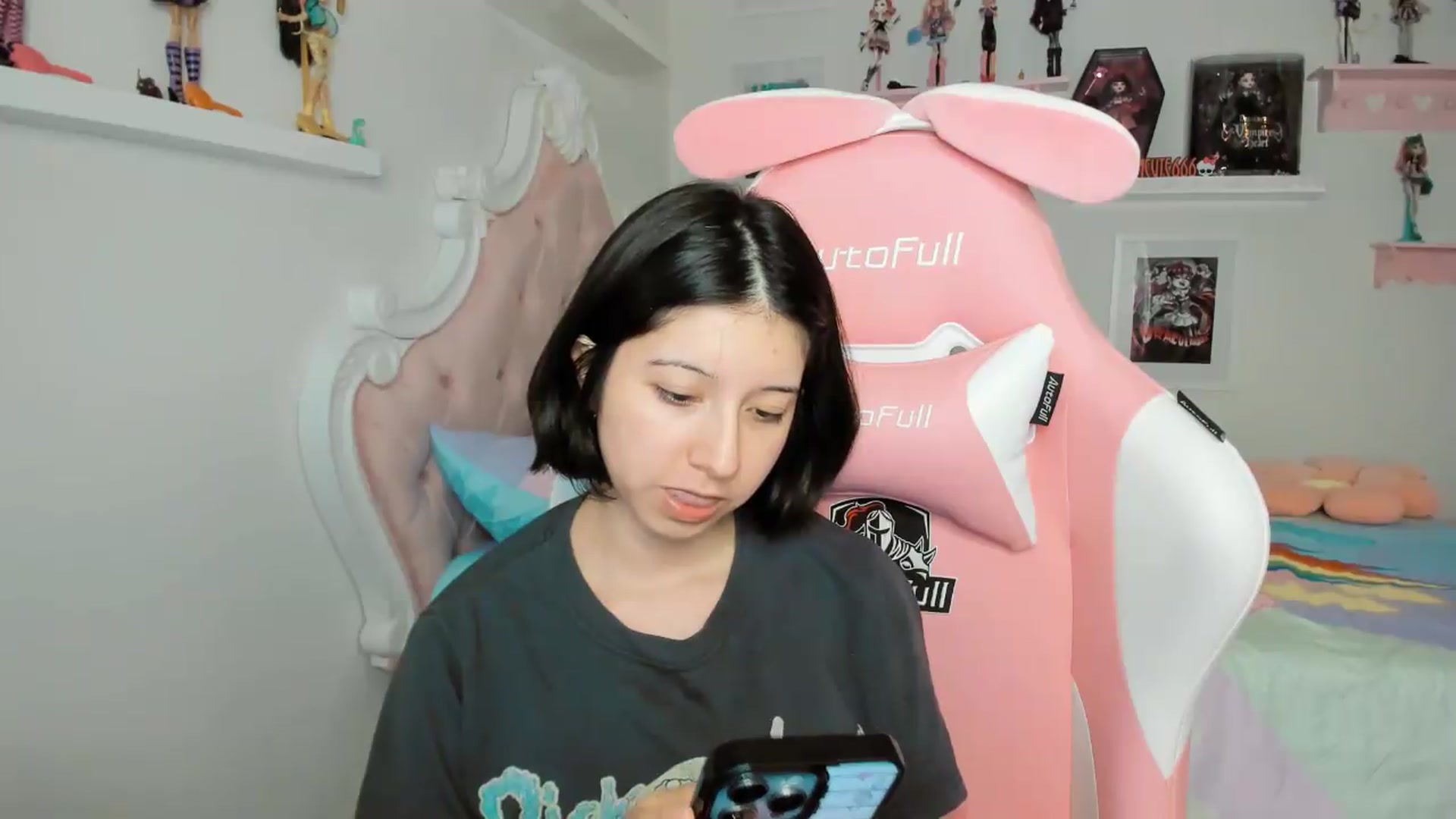 Gallery image thumbnail from Cherrycute666's myfreecams stream on, 04/24/2026, 04:01 image 7 of 20