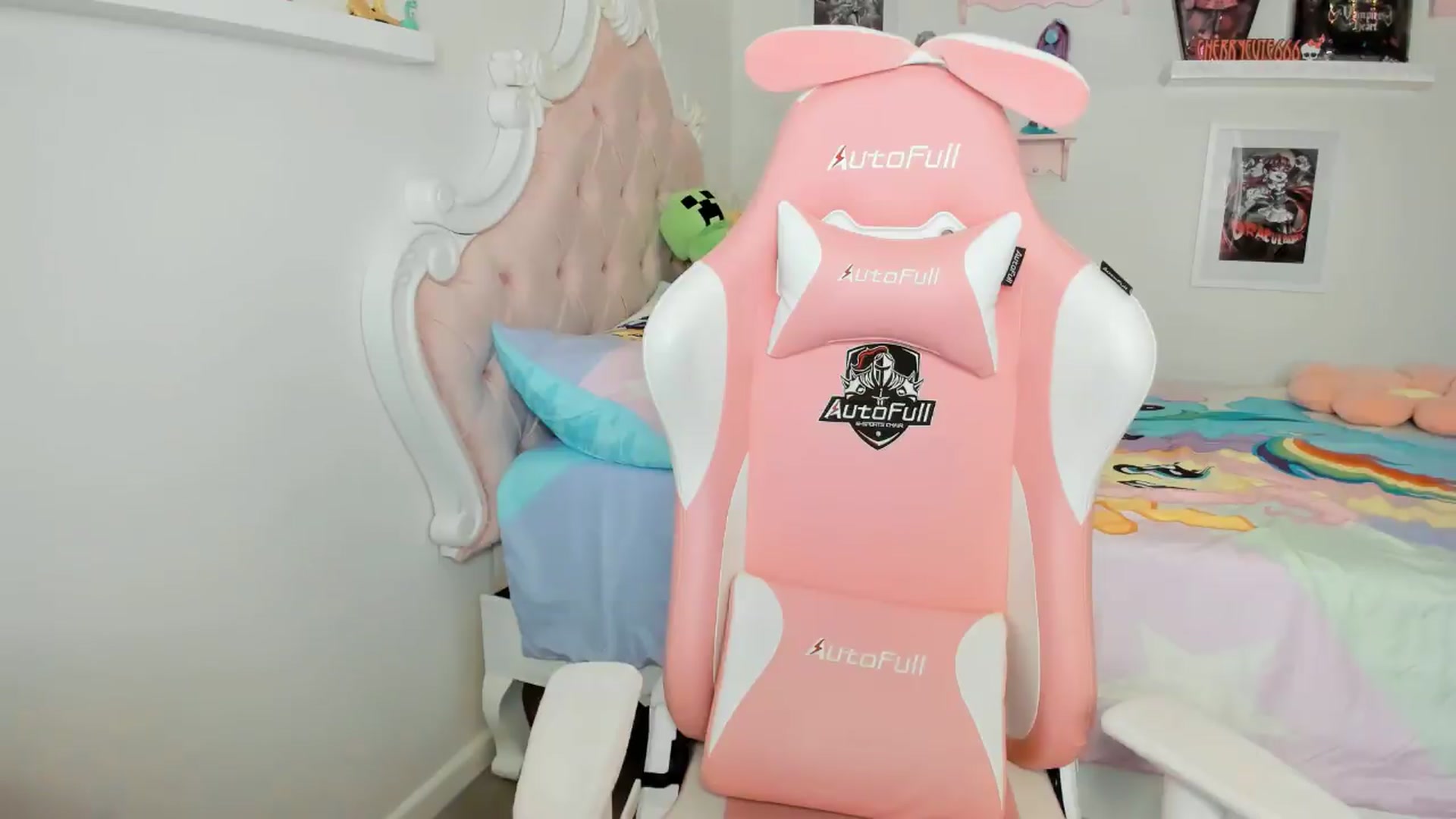 Gallery image thumbnail from Cherrycute666's myfreecams stream on, 04/24/2026, 04:01 image 9 of 20
