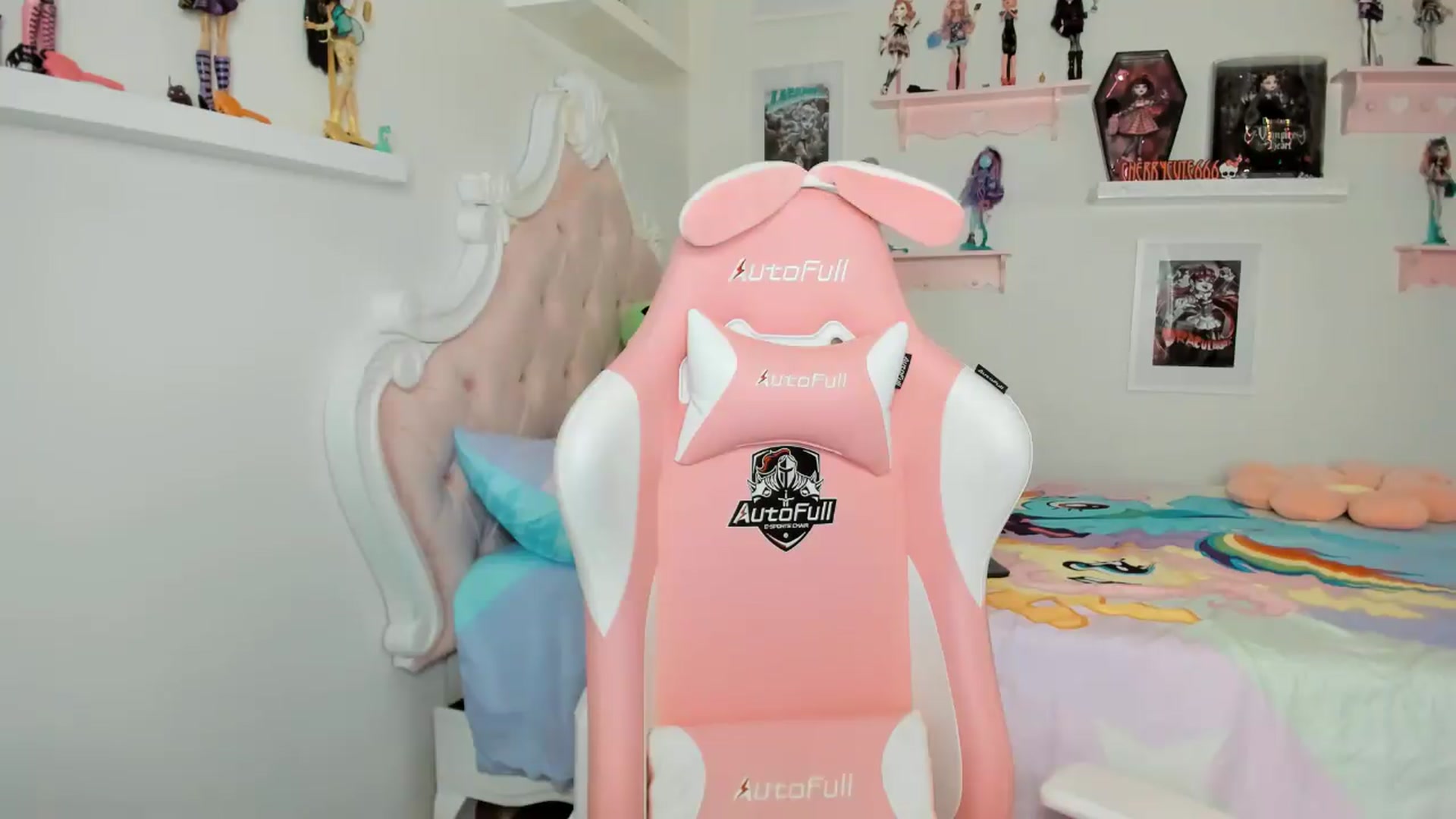 Gallery image thumbnail from Cherrycute666's myfreecams stream on, 04/24/2026, 04:01 image 18 of 20
