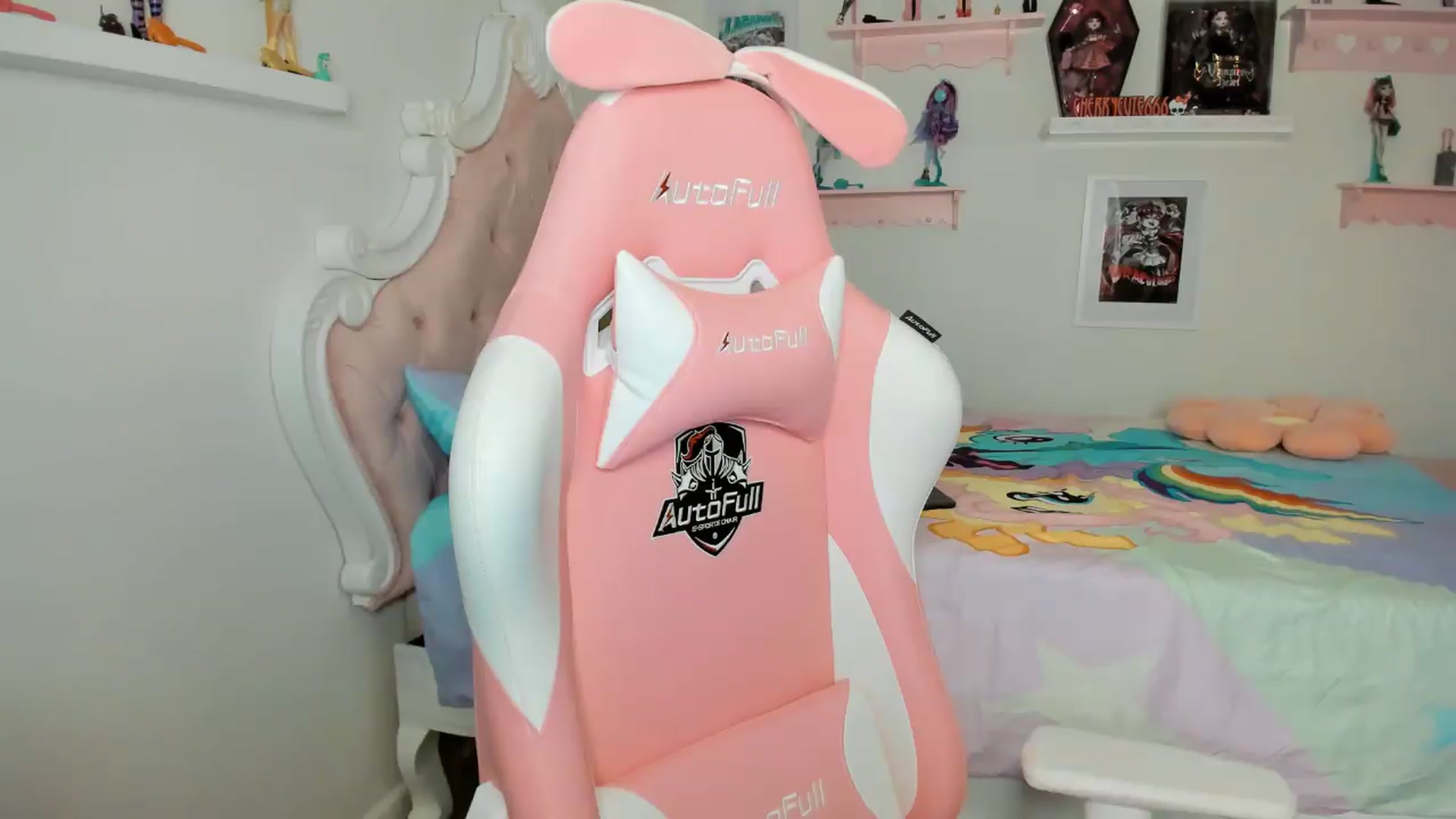 Gallery image thumbnail from Cherrycute666's myfreecams stream on, 04/24/2026, 04:01 image 4 of 20