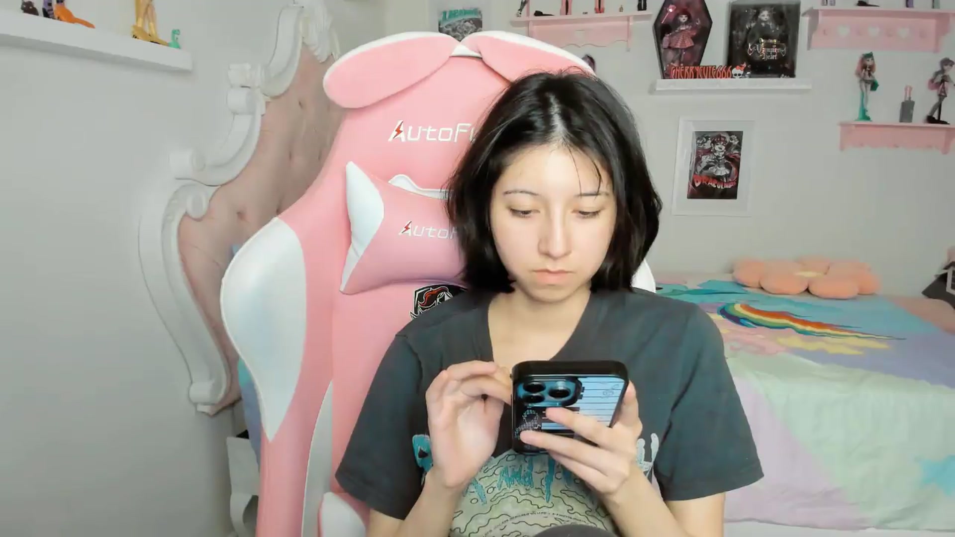 Gallery image thumbnail from Cherrycute666's myfreecams stream on, 04/24/2026, 06:53 image 19 of 20