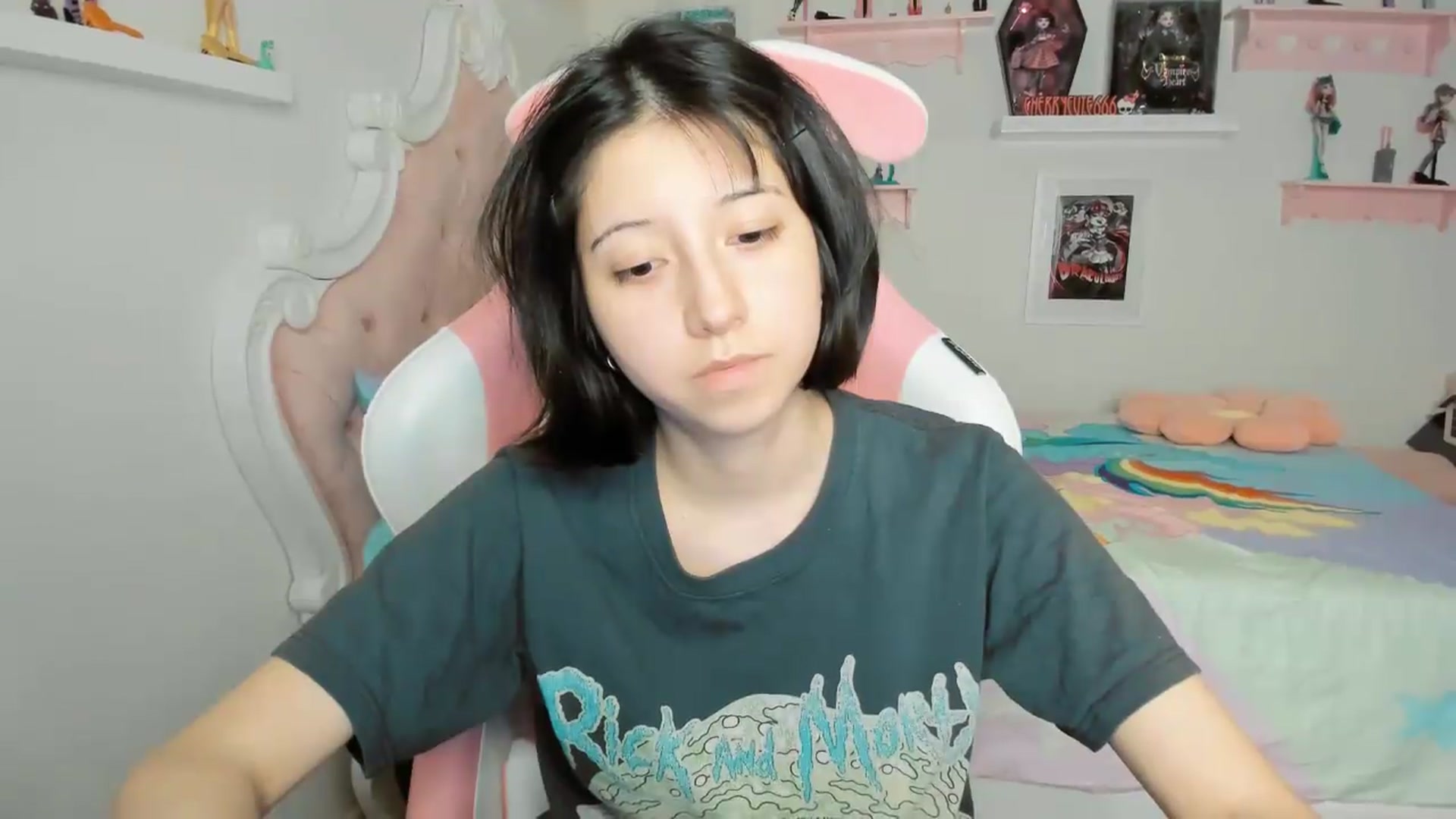 Gallery image thumbnail from Cherrycute666's myfreecams stream on, 04/24/2026, 06:53 image 17 of 20