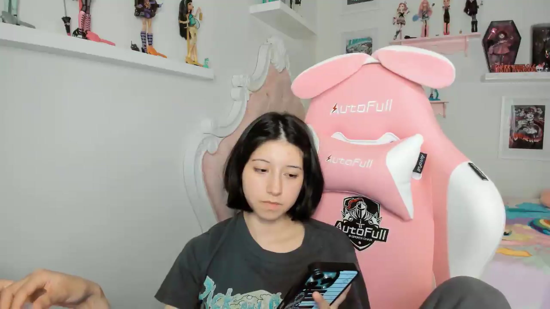Gallery image thumbnail from Cherrycute666's myfreecams stream on, 04/24/2026, 06:53 image 10 of 20