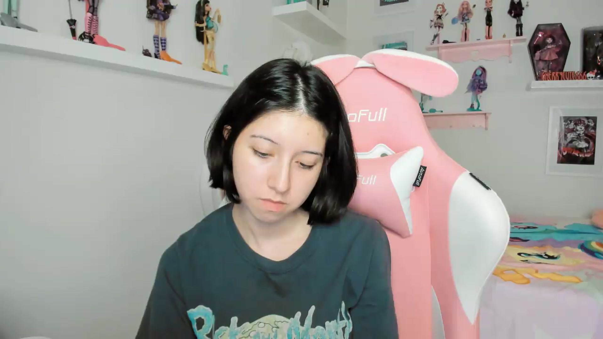 Gallery image thumbnail from Cherrycute666's myfreecams stream on, 04/24/2026, 06:53 image 7 of 20