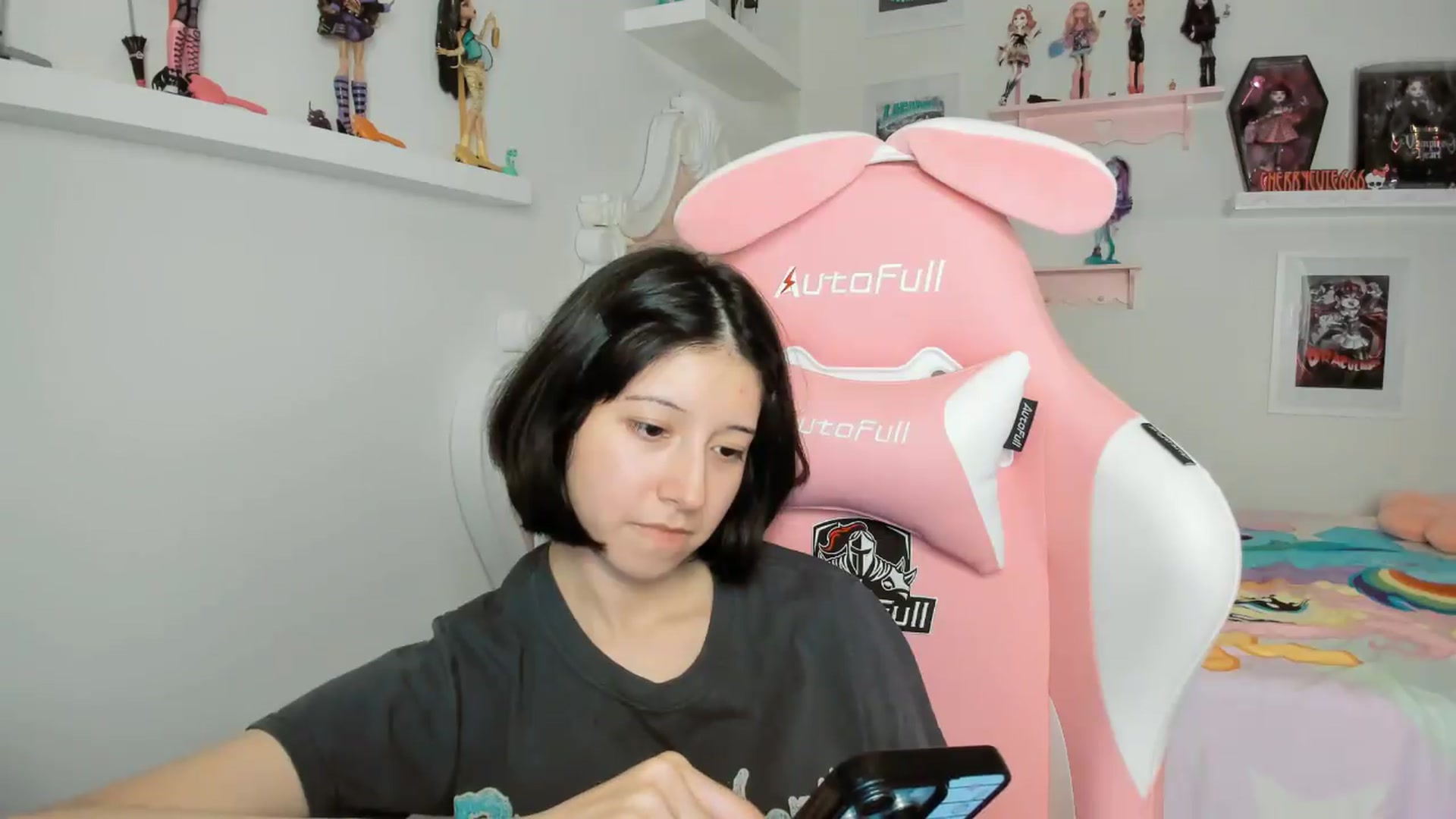 Gallery image thumbnail from Cherrycute666's myfreecams stream on, 04/24/2026, 06:53 image 12 of 20