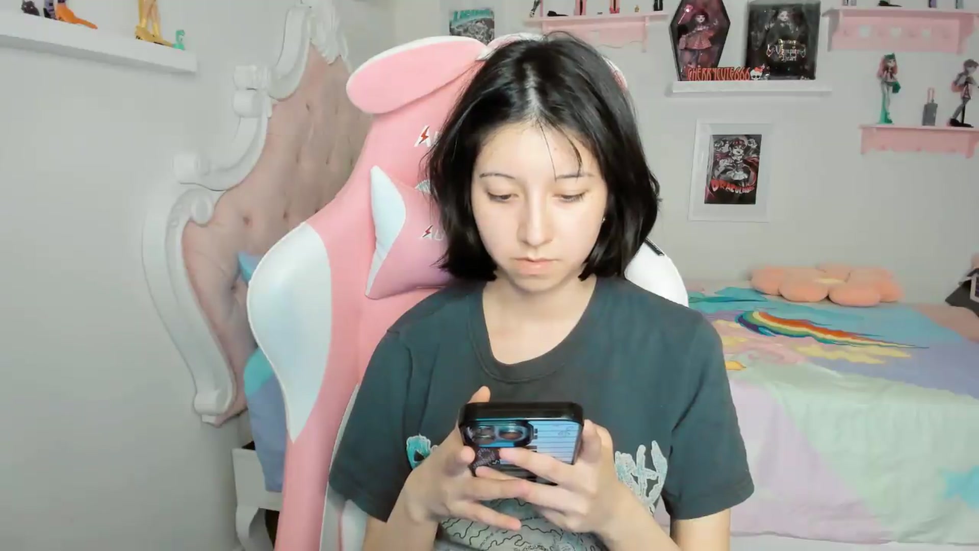 Gallery image thumbnail from Cherrycute666's myfreecams stream on, 04/24/2026, 06:53 image 18 of 20