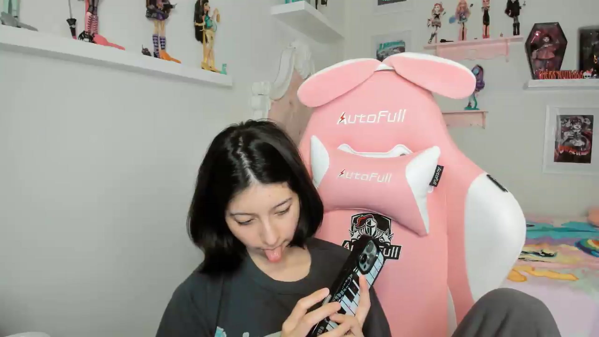 Gallery image thumbnail from Cherrycute666's myfreecams stream on, 04/24/2026, 06:53 image 9 of 20