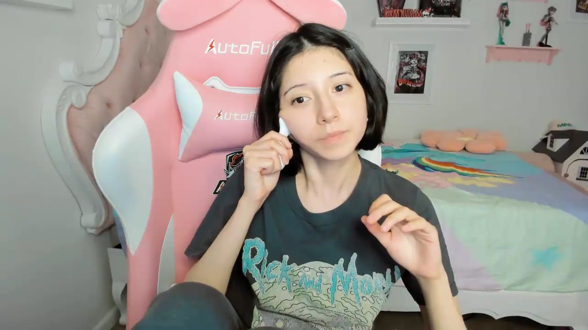 Gallery image thumbnail from Cherrycute666's myfreecams stream on, 04/24/2026, 06:53 image 20 of 20