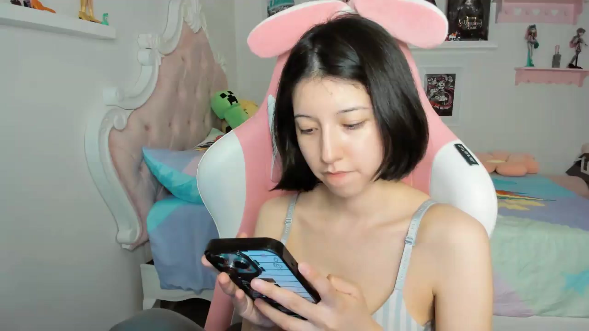 Gallery image thumbnail from Cherrycute666's myfreecams stream on, 04/24/2026, 08:12 image 15 of 20