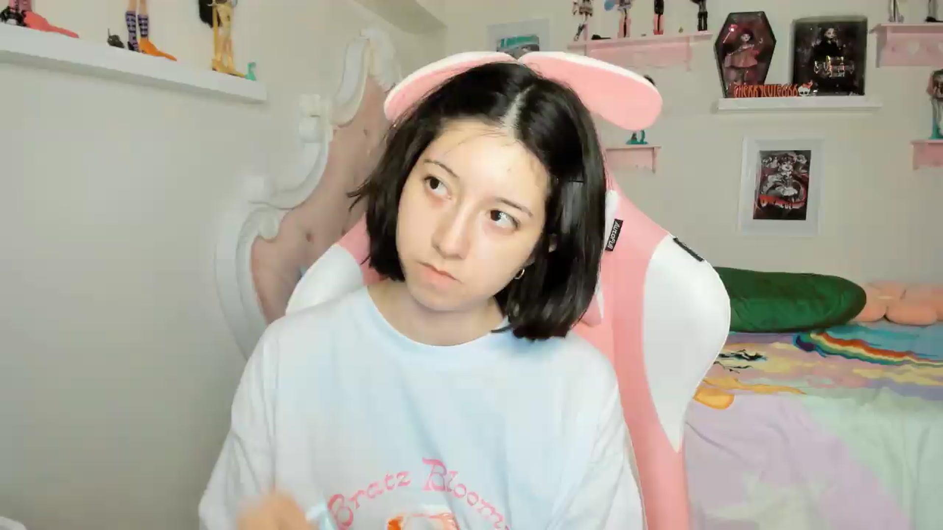 Gallery image thumbnail from Cherrycute666's myfreecams stream on, 04/25/2026, 06:38 image 19 of 20