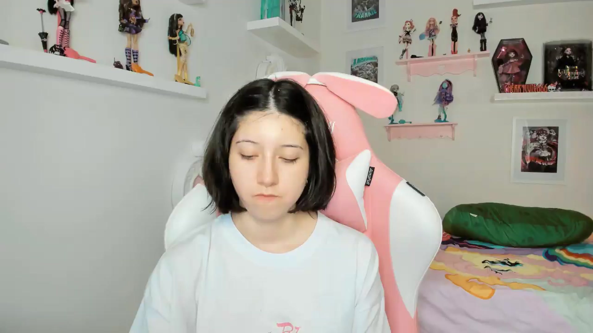 Gallery image thumbnail from Cherrycute666's myfreecams stream on, 04/25/2026, 06:38 image 13 of 20