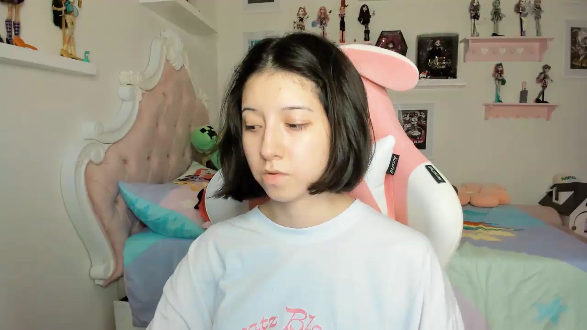 Gallery image thumbnail from Cherrycute666's myfreecams stream on, 04/25/2026, 08:45 image 7 of 20