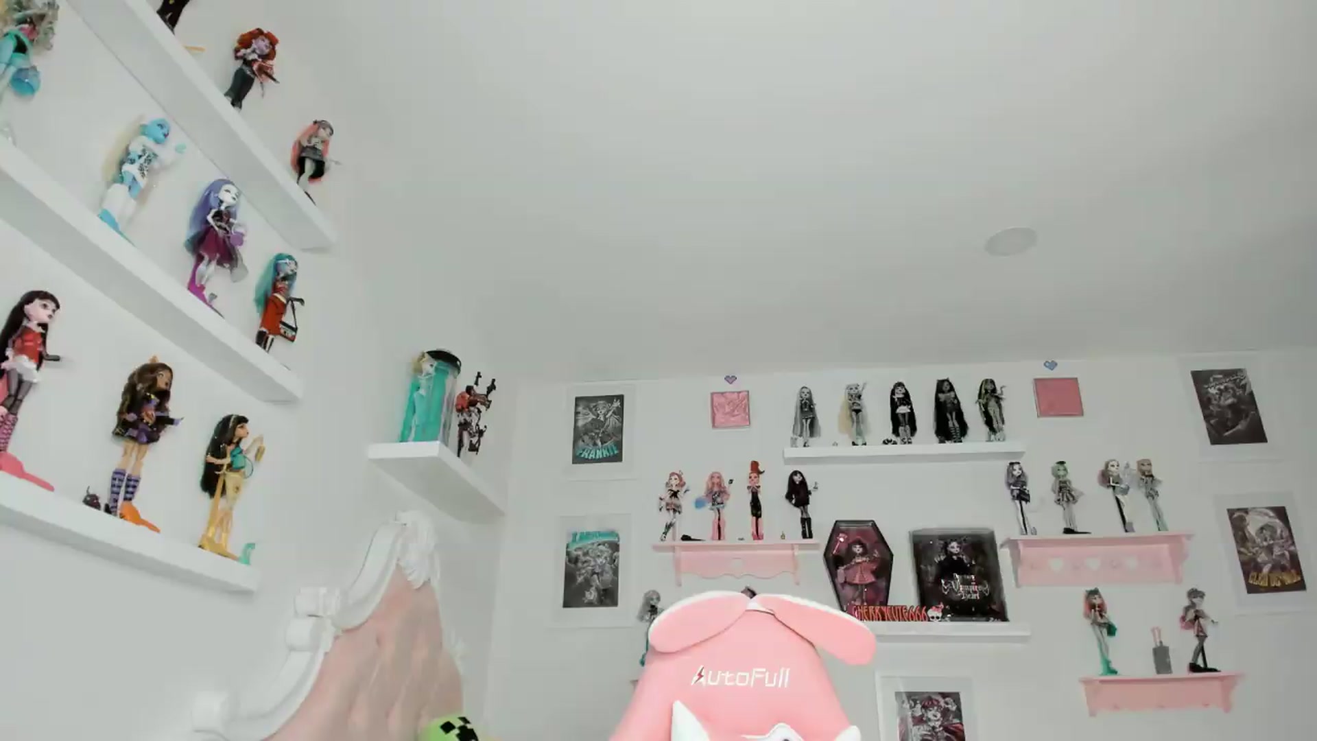 Gallery image thumbnail from Cherrycute666's myfreecams stream on, 04/25/2026, 08:45 image 5 of 20
