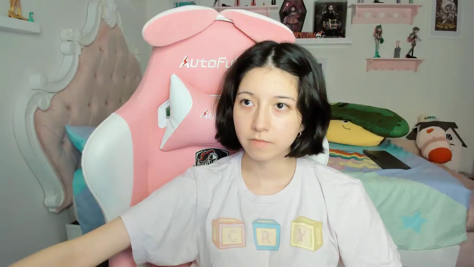Gallery image thumbnail from Cherrycute666's myfreecams stream on, 04/27/2026, 06:02 image 2 of 20