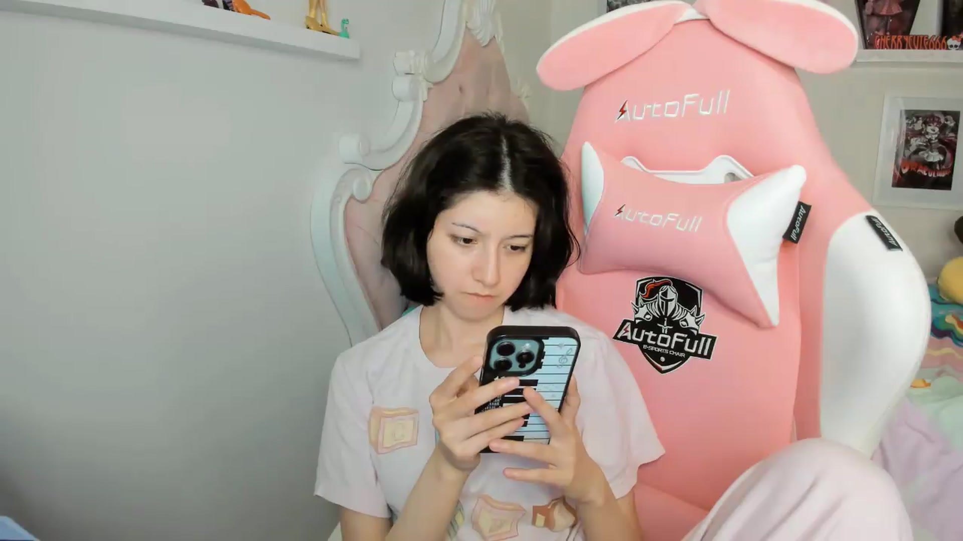 Gallery image thumbnail from Cherrycute666's myfreecams stream on, 04/27/2026, 06:02 image 13 of 20