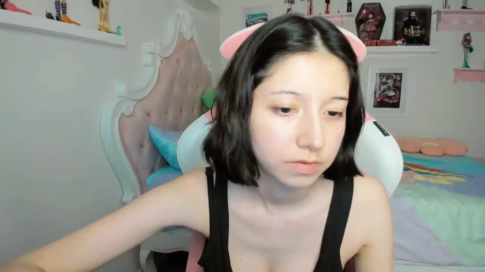 Gallery image thumbnail from Cherrycute666's myfreecams stream on, 04/28/2026, 06:15 image 4 of 20