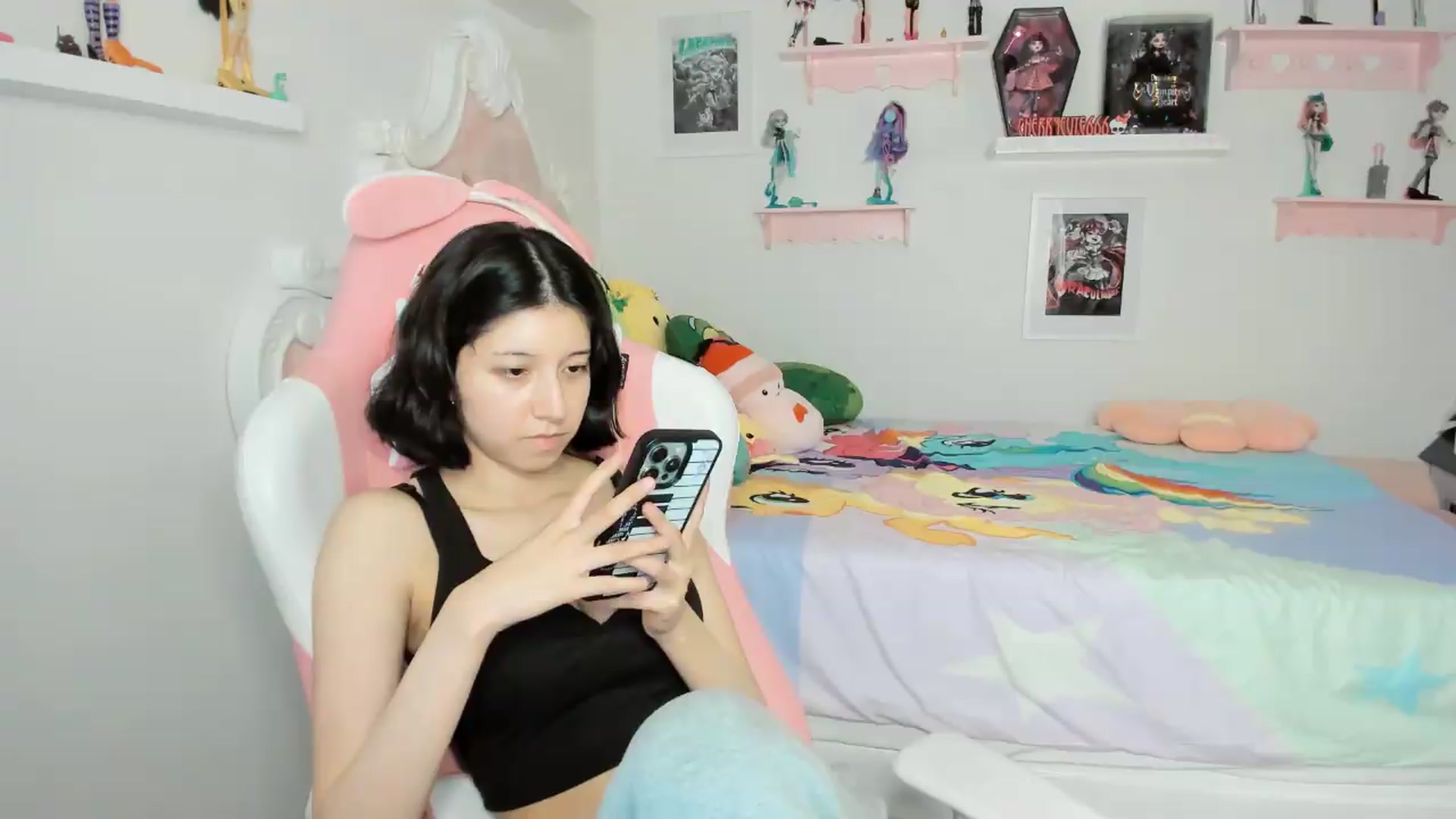 Gallery image thumbnail from Cherrycute666's myfreecams stream on, 04/28/2026, 06:15 image 7 of 20